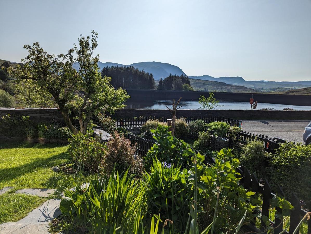 ブライナイ・フェスティニオグ Bryn Elltyd Eco Houseゲストハウス エクステリア 写真