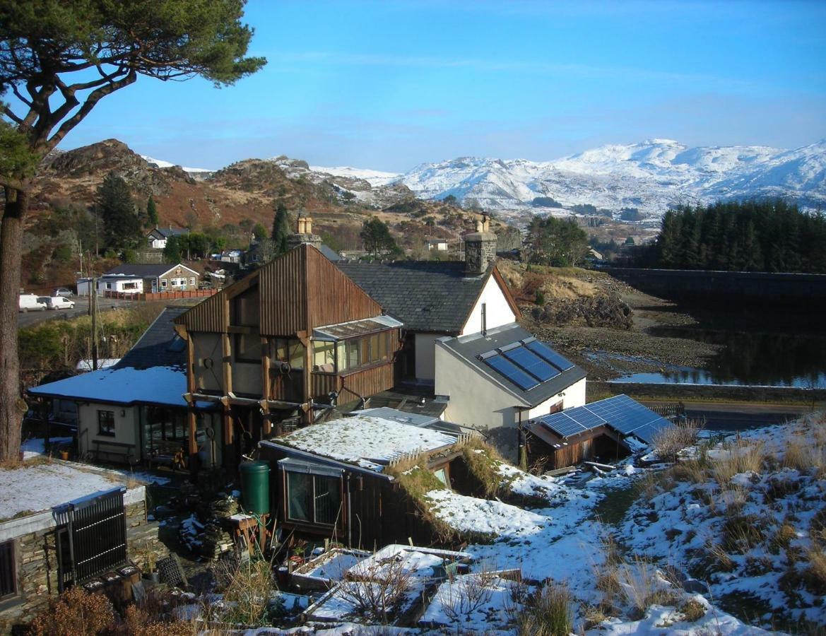 ブライナイ・フェスティニオグ Bryn Elltyd Eco Houseゲストハウス エクステリア 写真